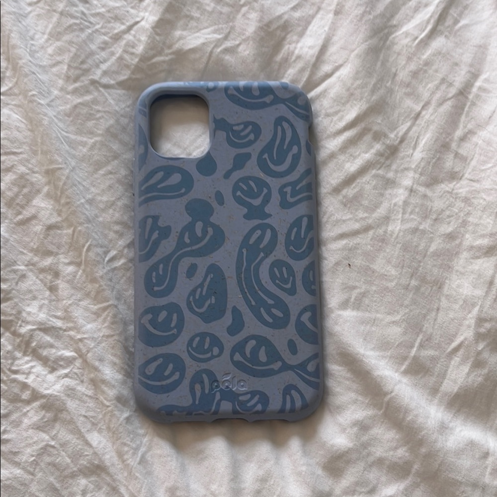 Smile case by Pela